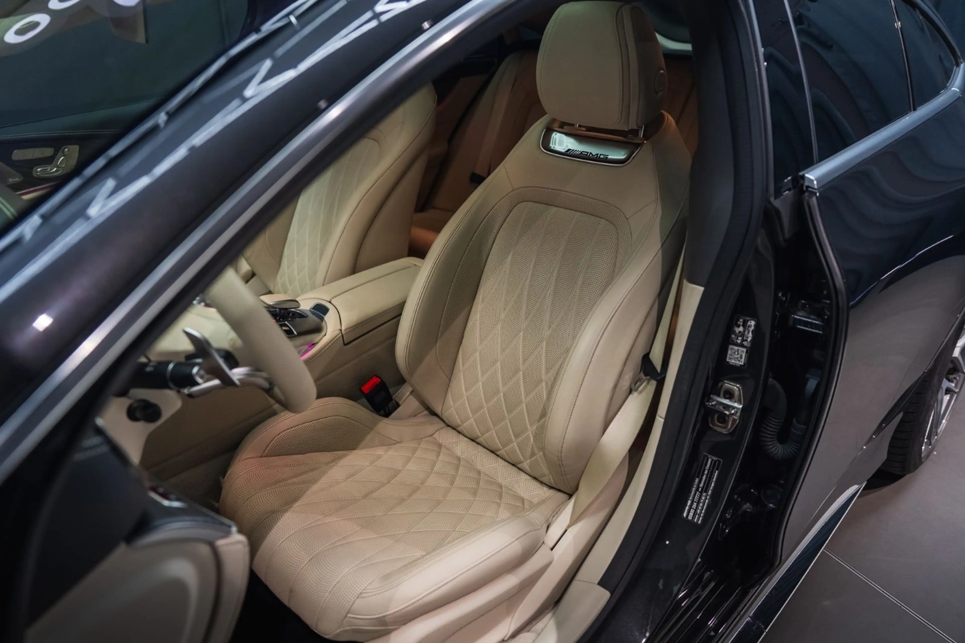 Mercedes-Benz AMG GT 53 4Matic+*BURM*360*MASSAGE*V8*1HAND*VOLL — photo 14