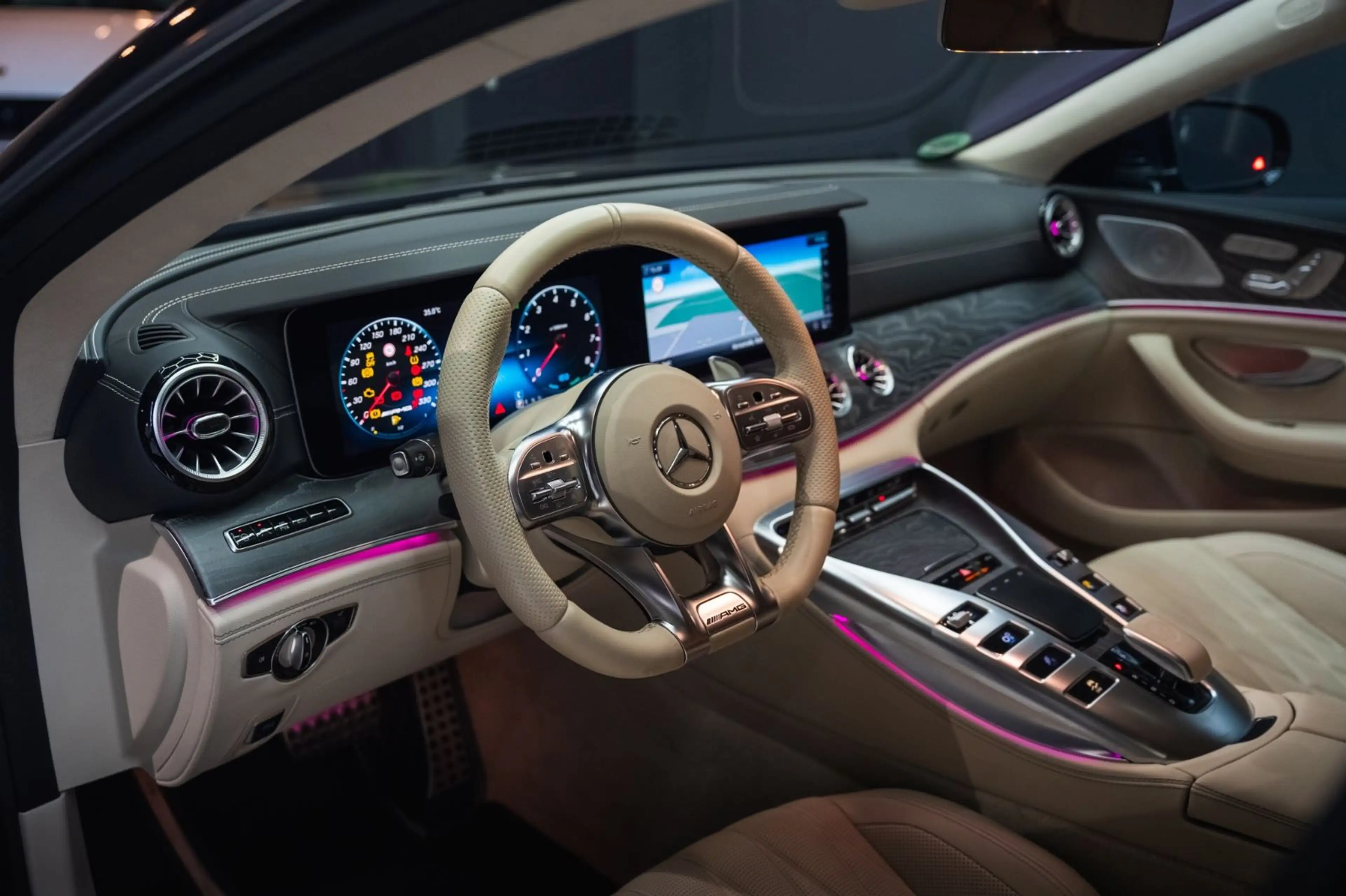 Mercedes-Benz AMG GT 53 4Matic+*BURM*360*MASSAGE*V8*1HAND*VOLL — photo 13
