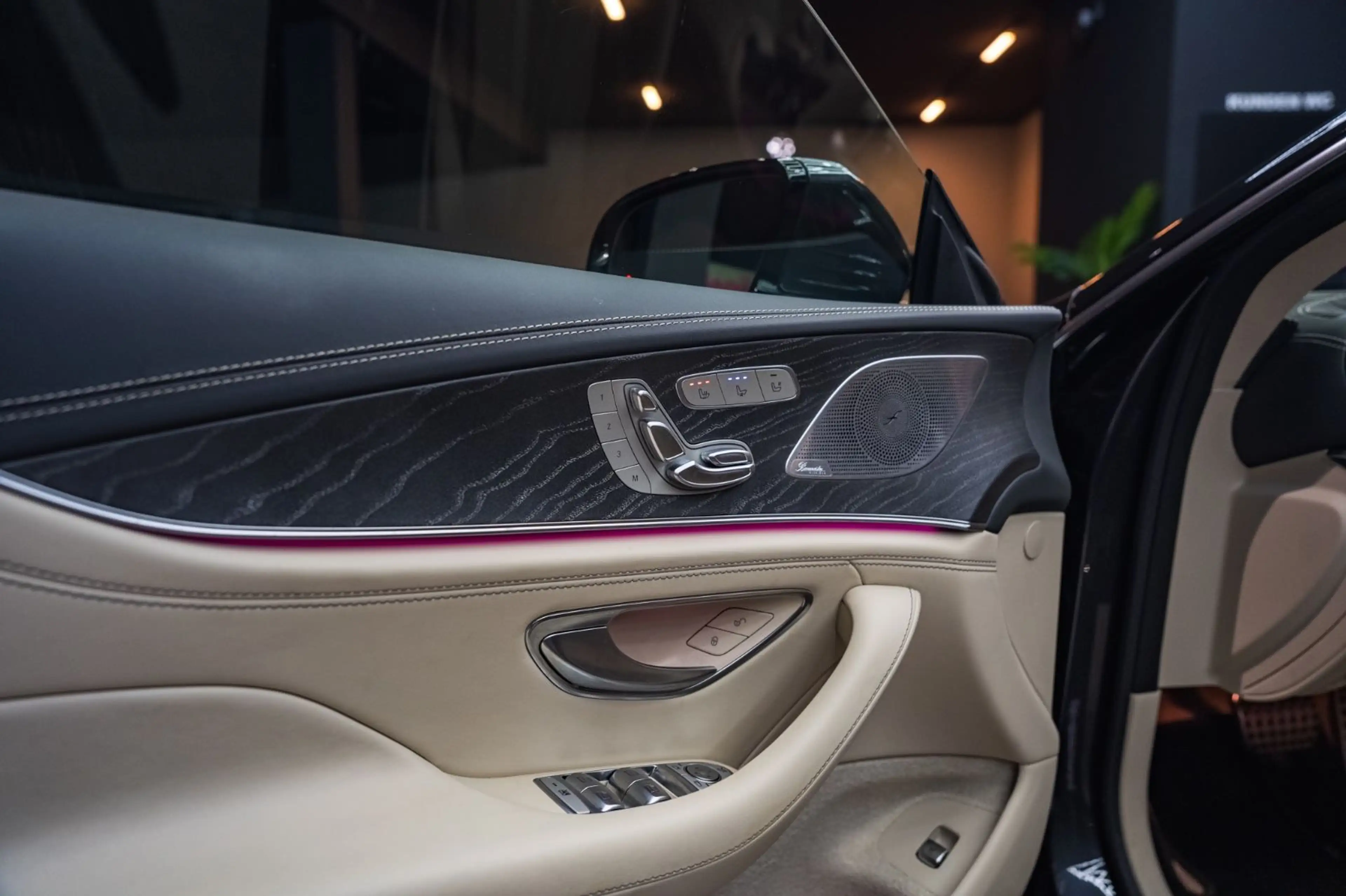 Mercedes-Benz AMG GT 53 4Matic+*BURM*360*MASSAGE*V8*1HAND*VOLL — photo 12