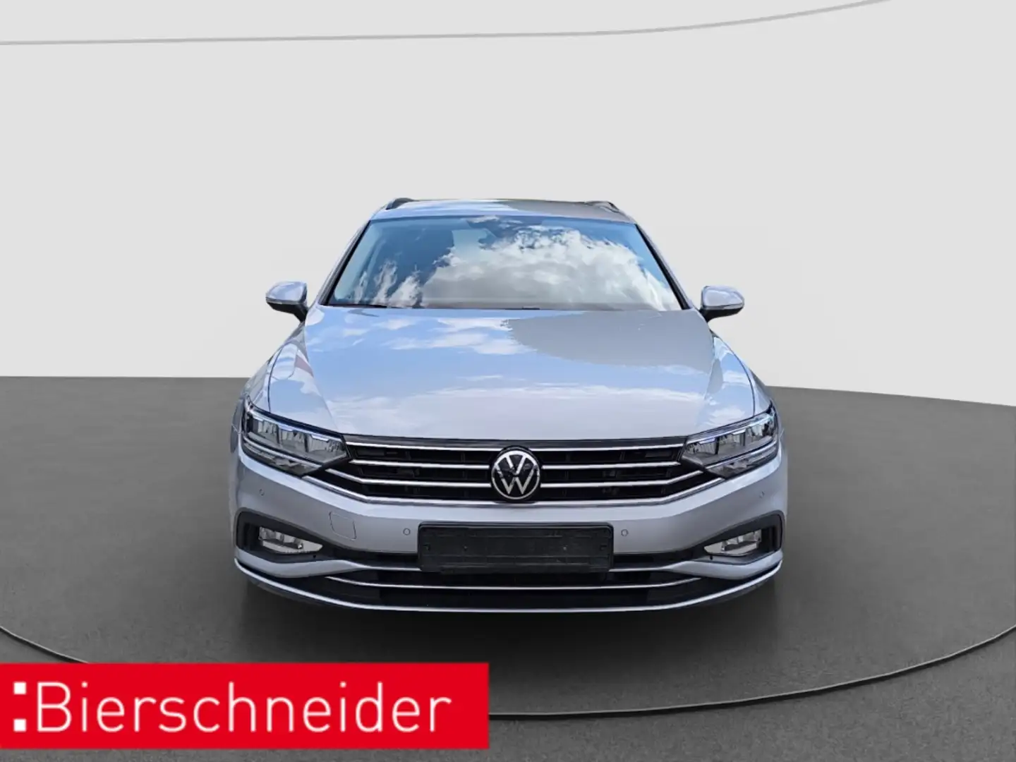 Volkswagen Passat Variant 2.0 TDI DSG Business AHK LED ACC PDC Silber - 2