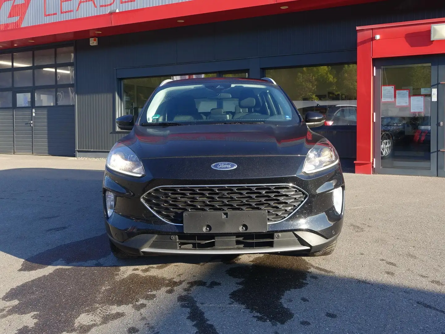 Ford Kuga Hybrid Cool 4WD Schwarz - 1