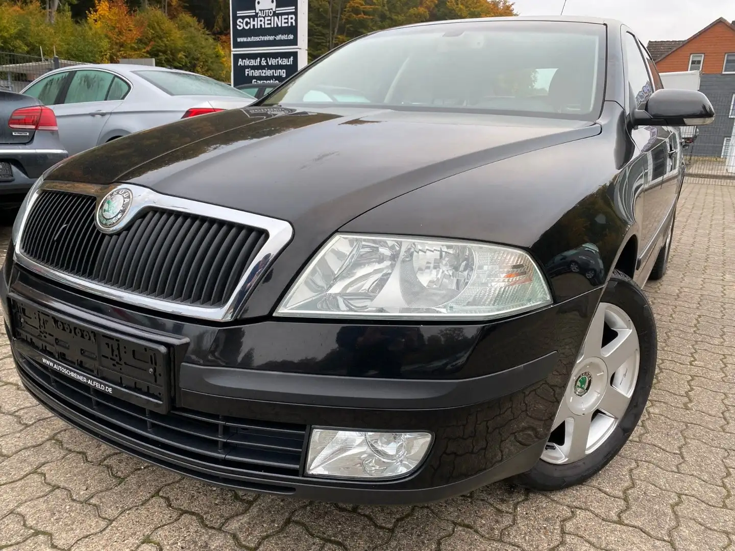Skoda Octavia Lim. Elegance PDC TEMPO SHZ SCHIEBEDACH Black - 1