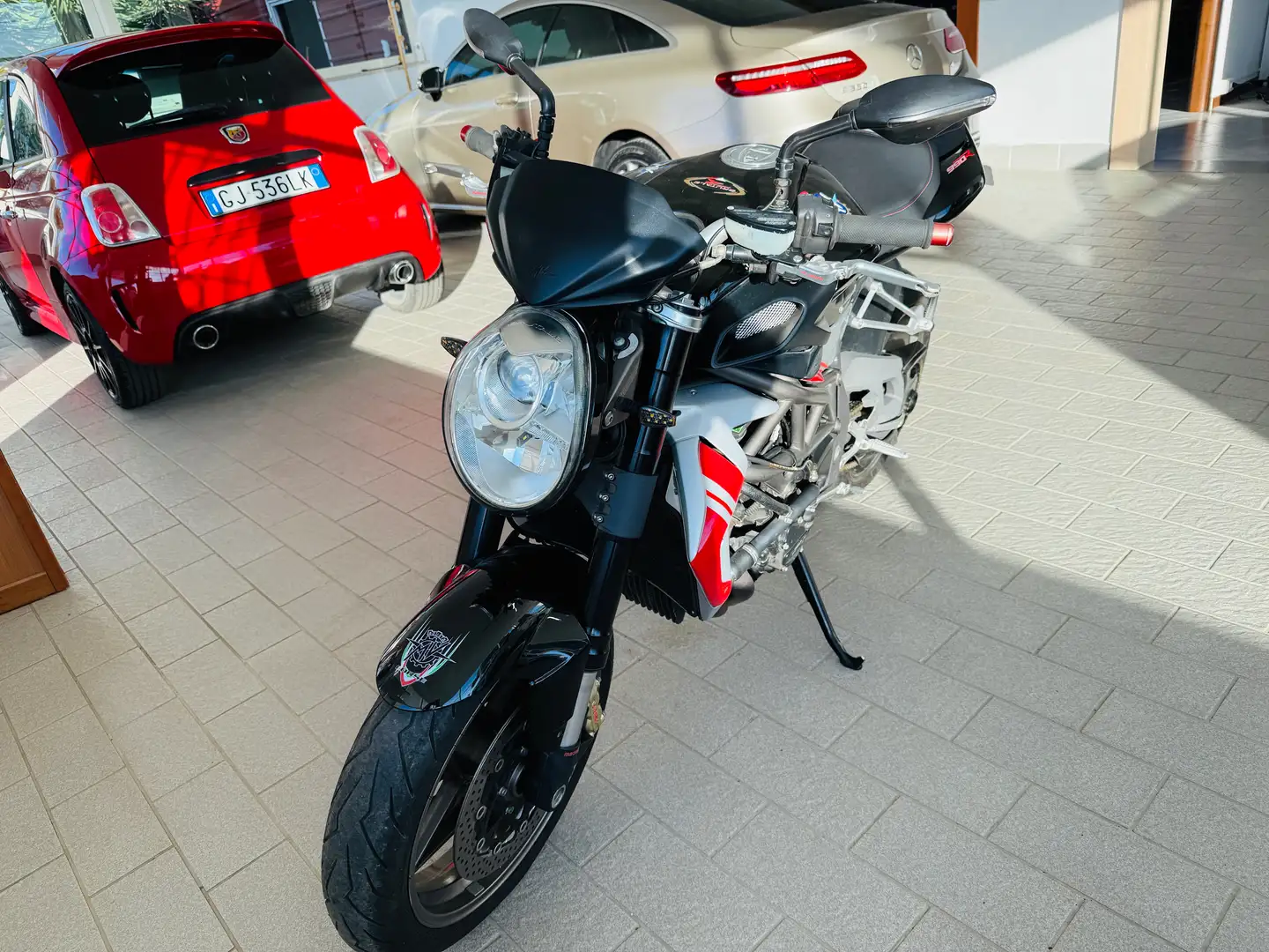 MV Agusta Brutale 990 BRUTALE 990 R*PERFETTA* Zwart - 1