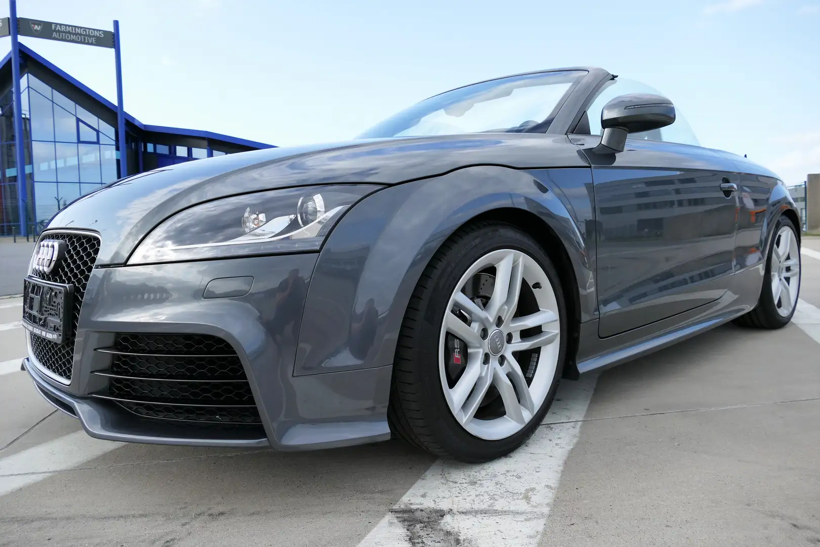 Audi TT RS Cabrio in Grau gebraucht in Georgsmarienhütte für € 39.990,-