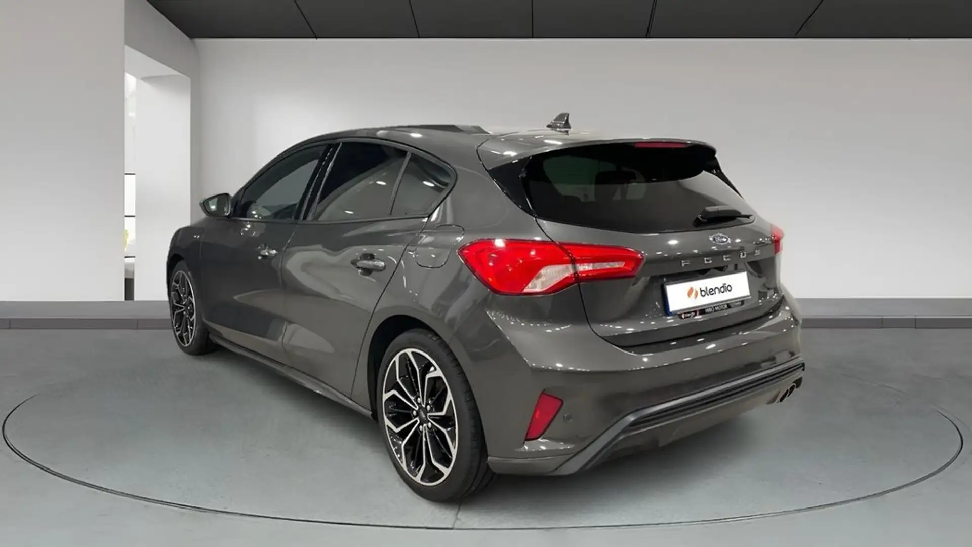 Ford Focus 1.5 ECOBLUE 88KW ST-LINE 120 5P Grijs - 2