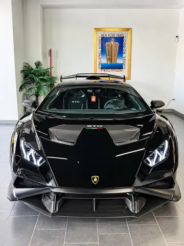Lamborghini Huracán STO full carbon spec/lift/camera