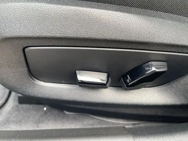 BMW 5 Series view 12