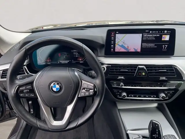 BMW 5 Series view 13