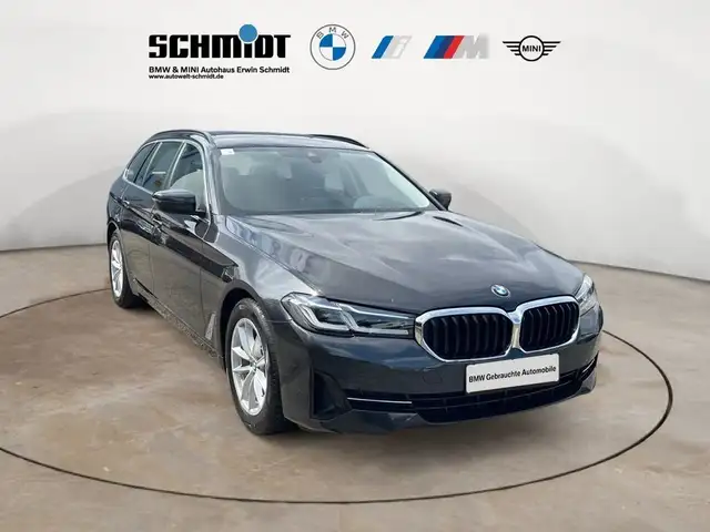 BMW 5 Series view 7