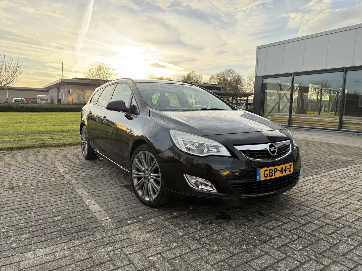 Opel Astra 1.6 Turbo GT Zwart - 1
