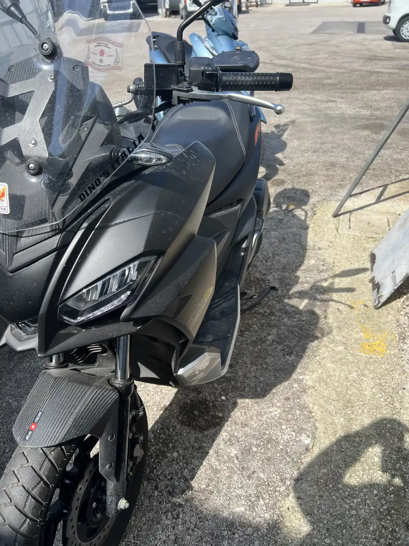 Aprilia SR GT 200 - 1