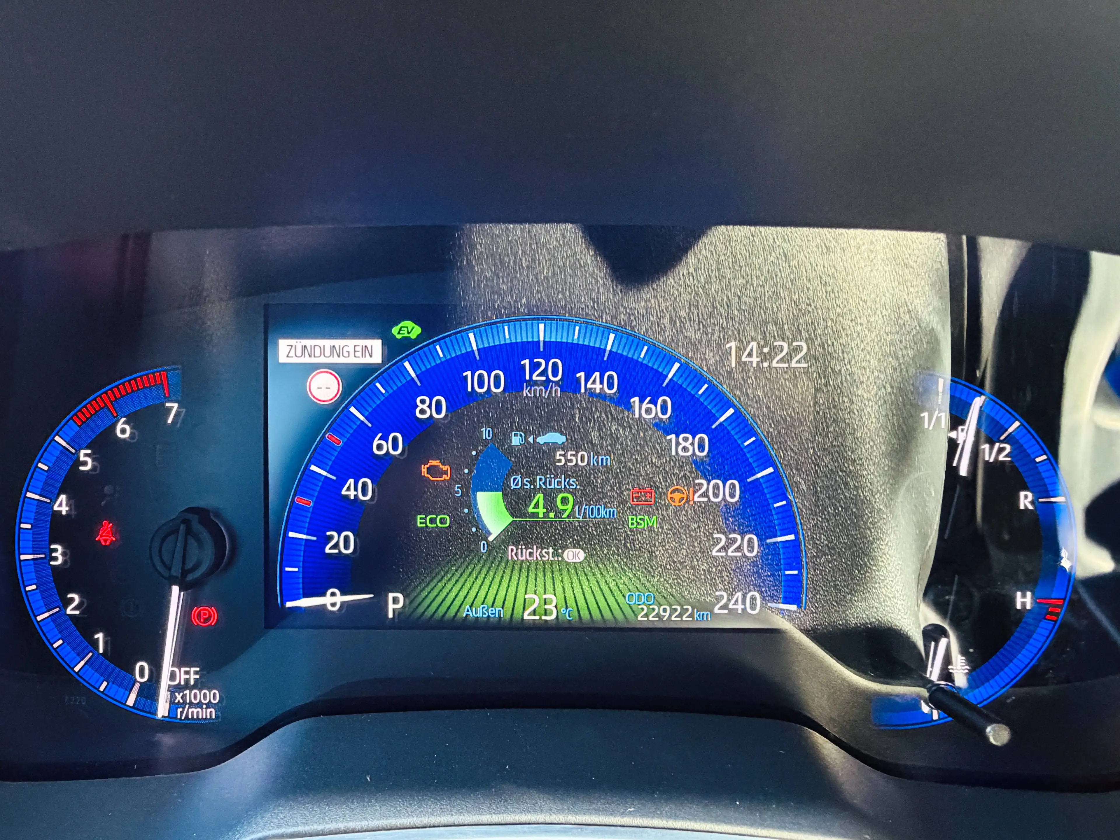 Toyota Corolla Corolla Hybrid 1.8 Team Deutschland + Technik-Paket — photo 14