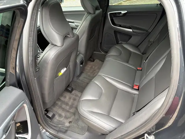 Volvo XC60 view 13