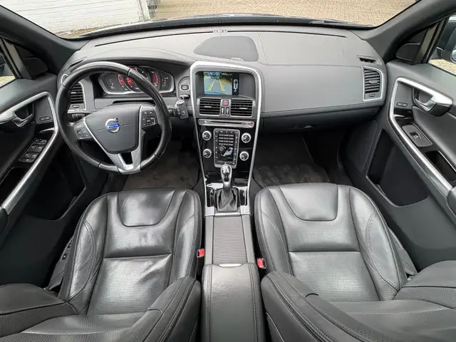 Volvo XC60 view 9