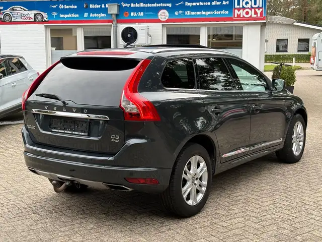 Volvo XC60 view 5