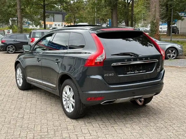 Volvo XC60 view 7