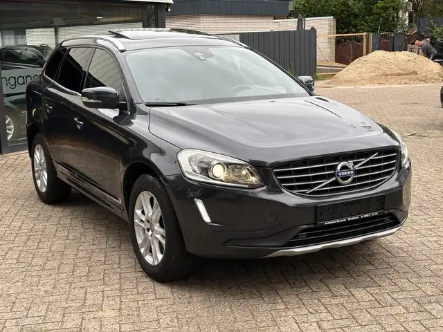 Volvo XC60 view 4