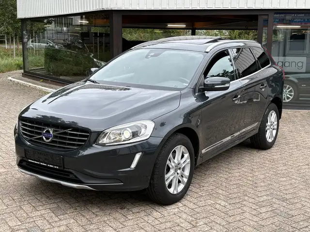Volvo XC60 view 2