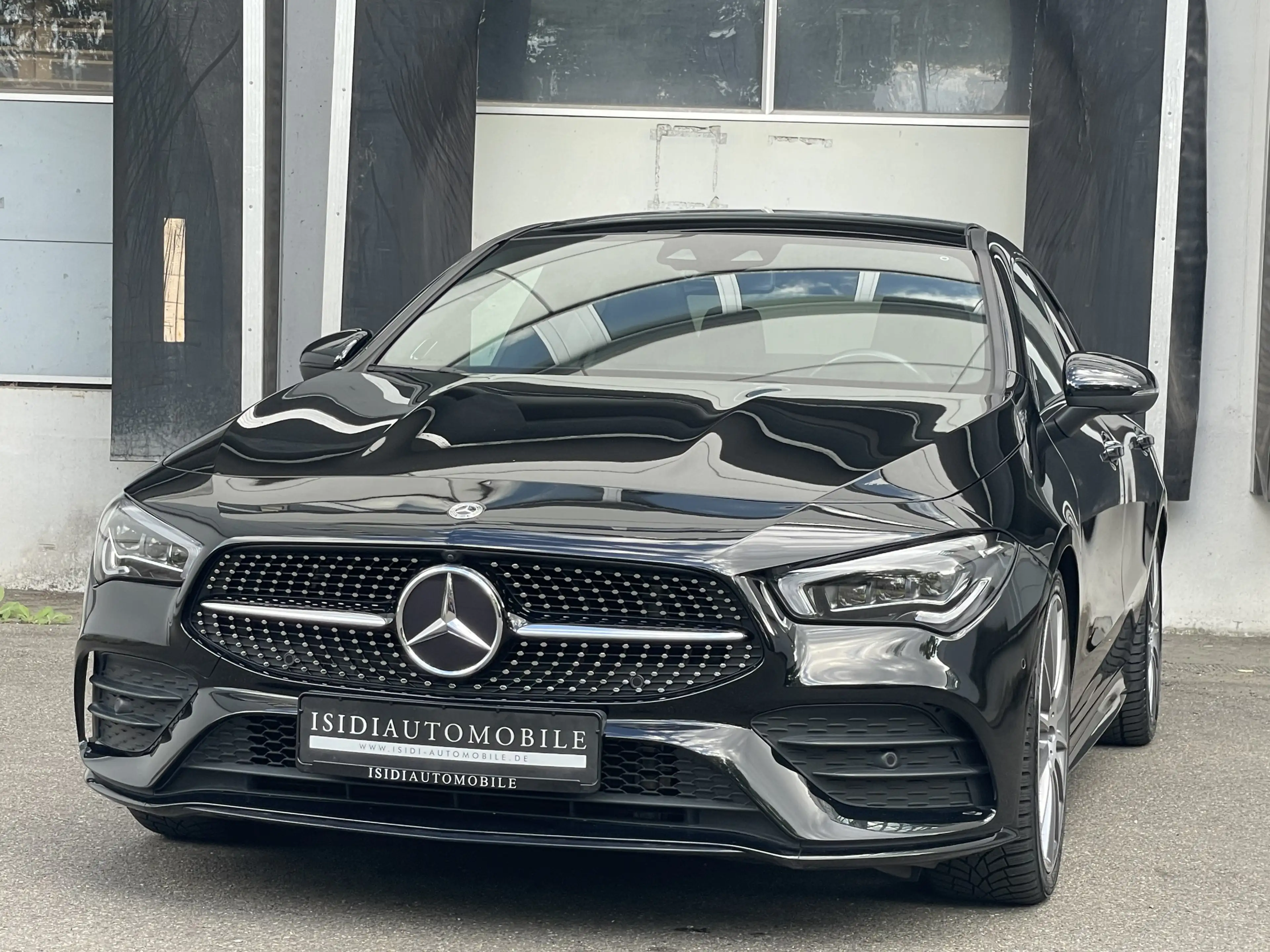 Mercedes-Benz CLA 200 Coupe AMG Night LED MBUX Pano Ambiente