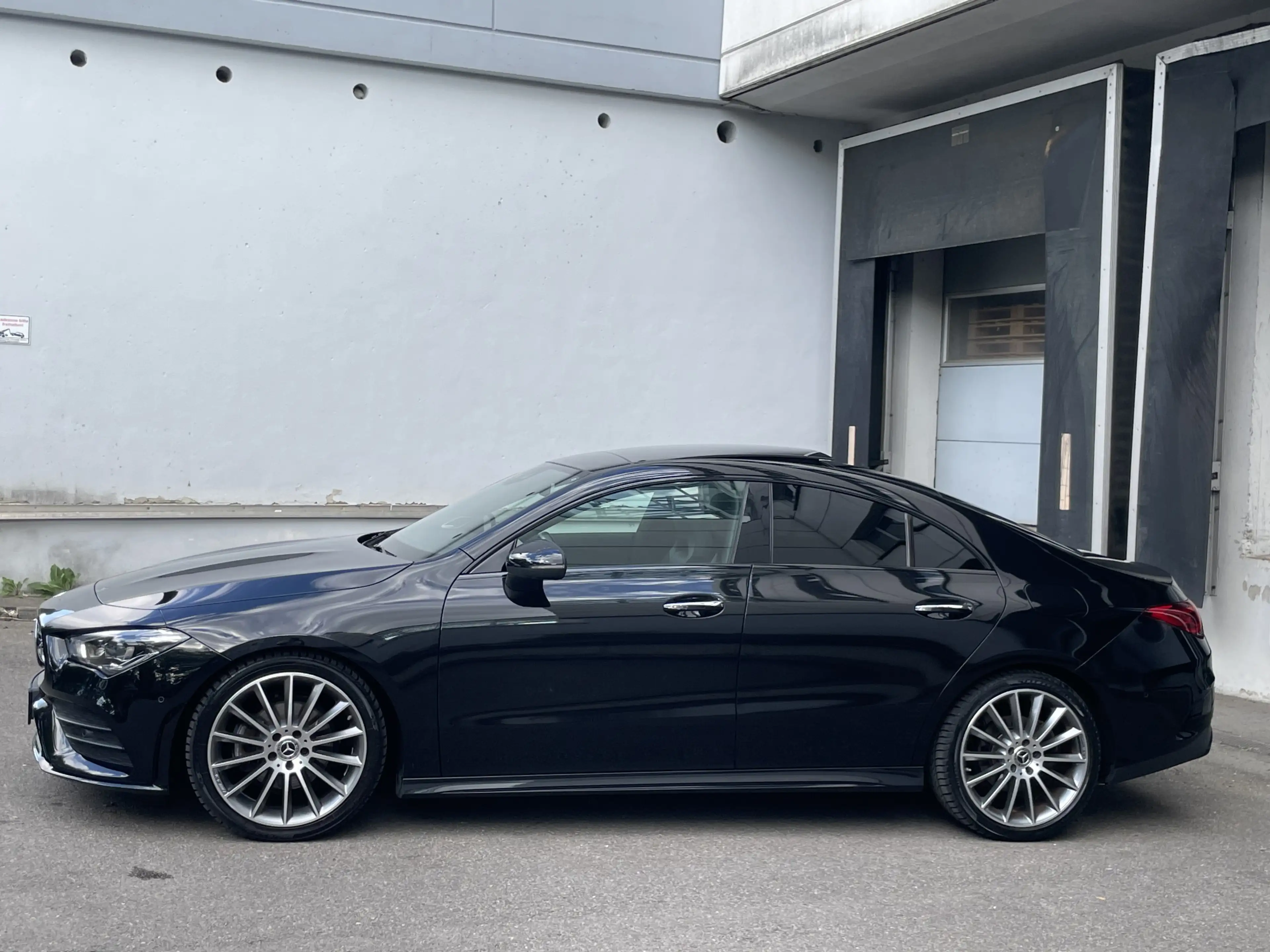 Mercedes-Benz CLA 200 Coupe AMG Night LED MBUX Pano Ambiente — photo 3