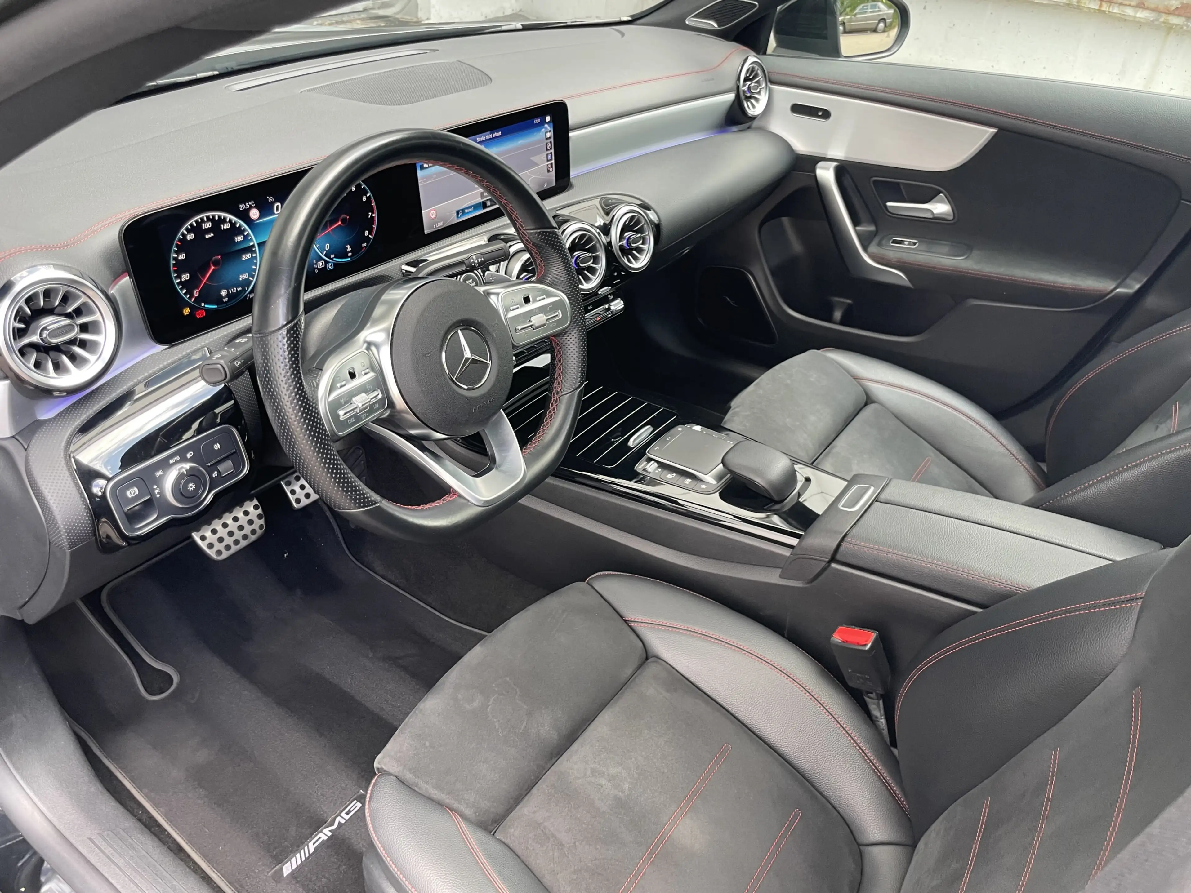 Mercedes-Benz CLA 200 Coupe AMG Night LED MBUX Pano Ambiente — photo 13