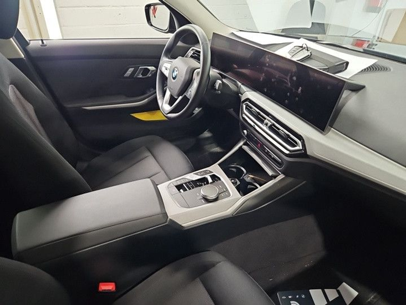 BMW 318 i Touring Driving Assistant — photo 6