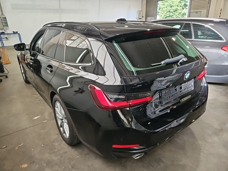 BMW 318 i Touring Driving Assistant — photo 3
