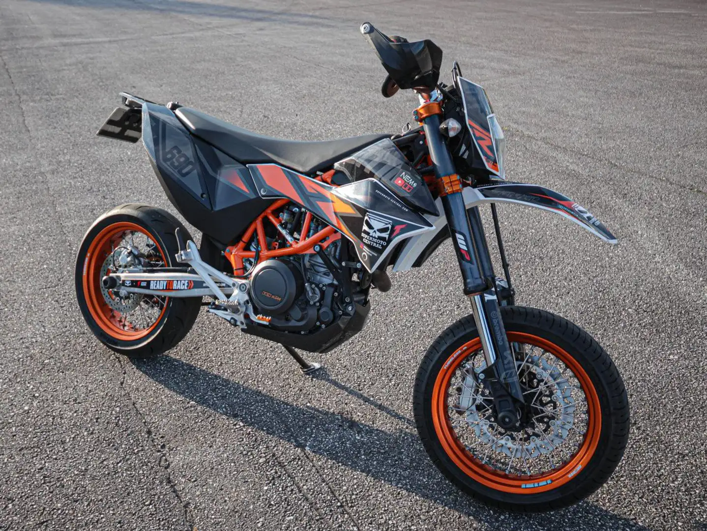 KTM 690 SMC Zwart - 2