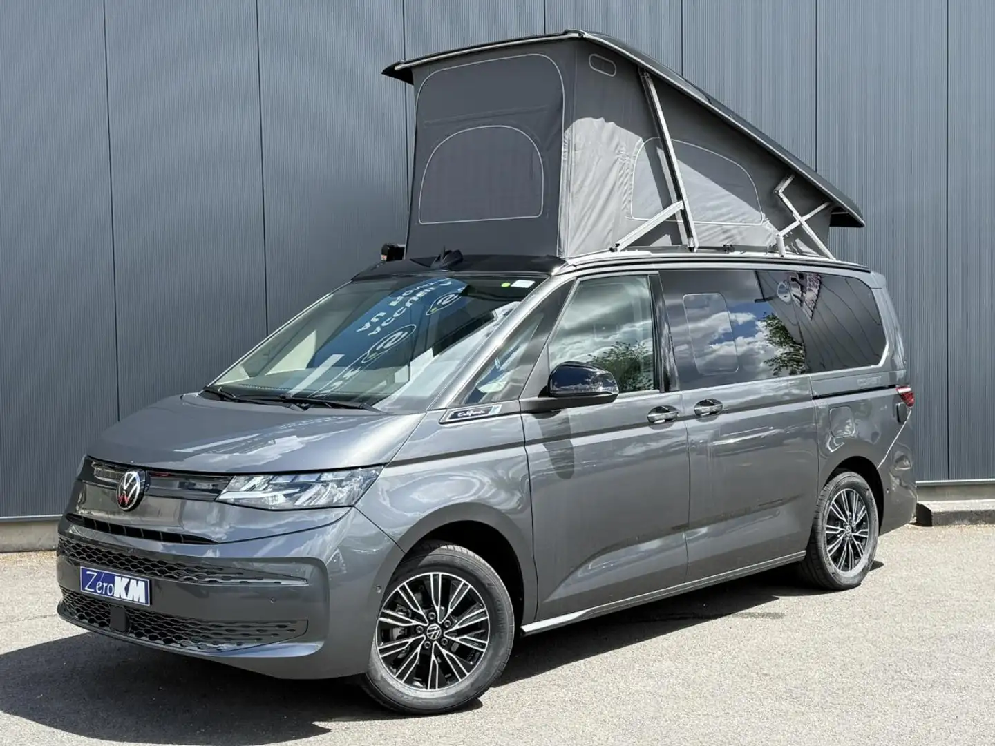 Volkswagen T7 2.0 TDI 150 DSG Coast Gris - 1