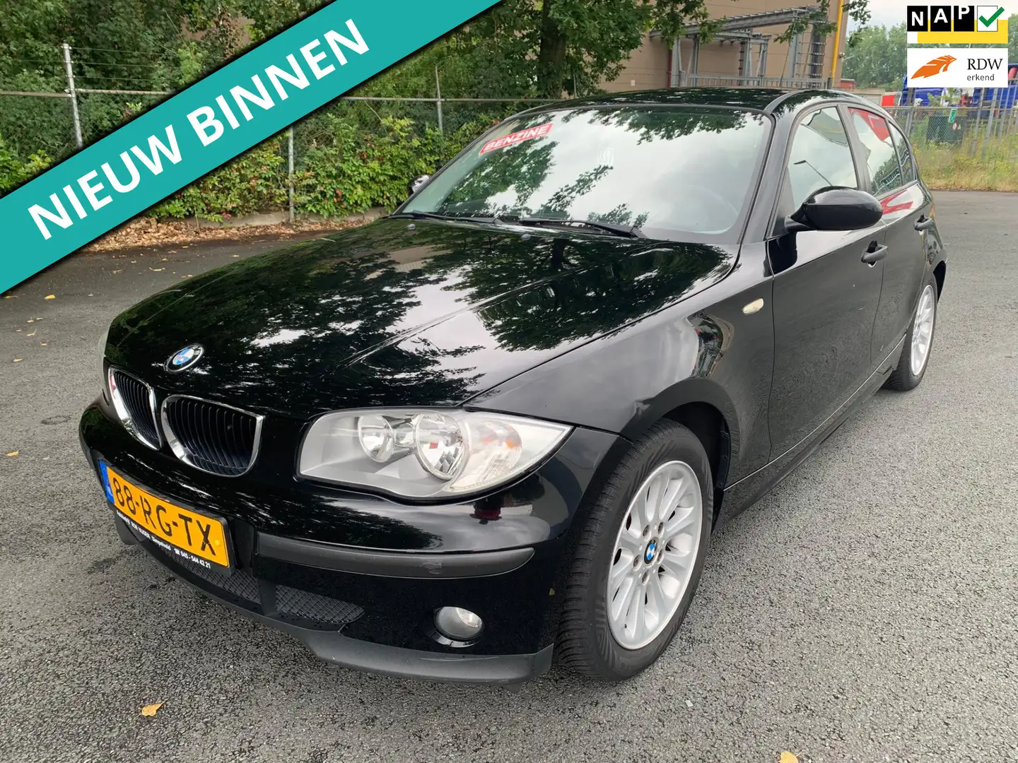 BMW 118 1-serie 118i ZEER NETTE AUTO RIJDT EN SCHAKELT TOP Zwart - 1