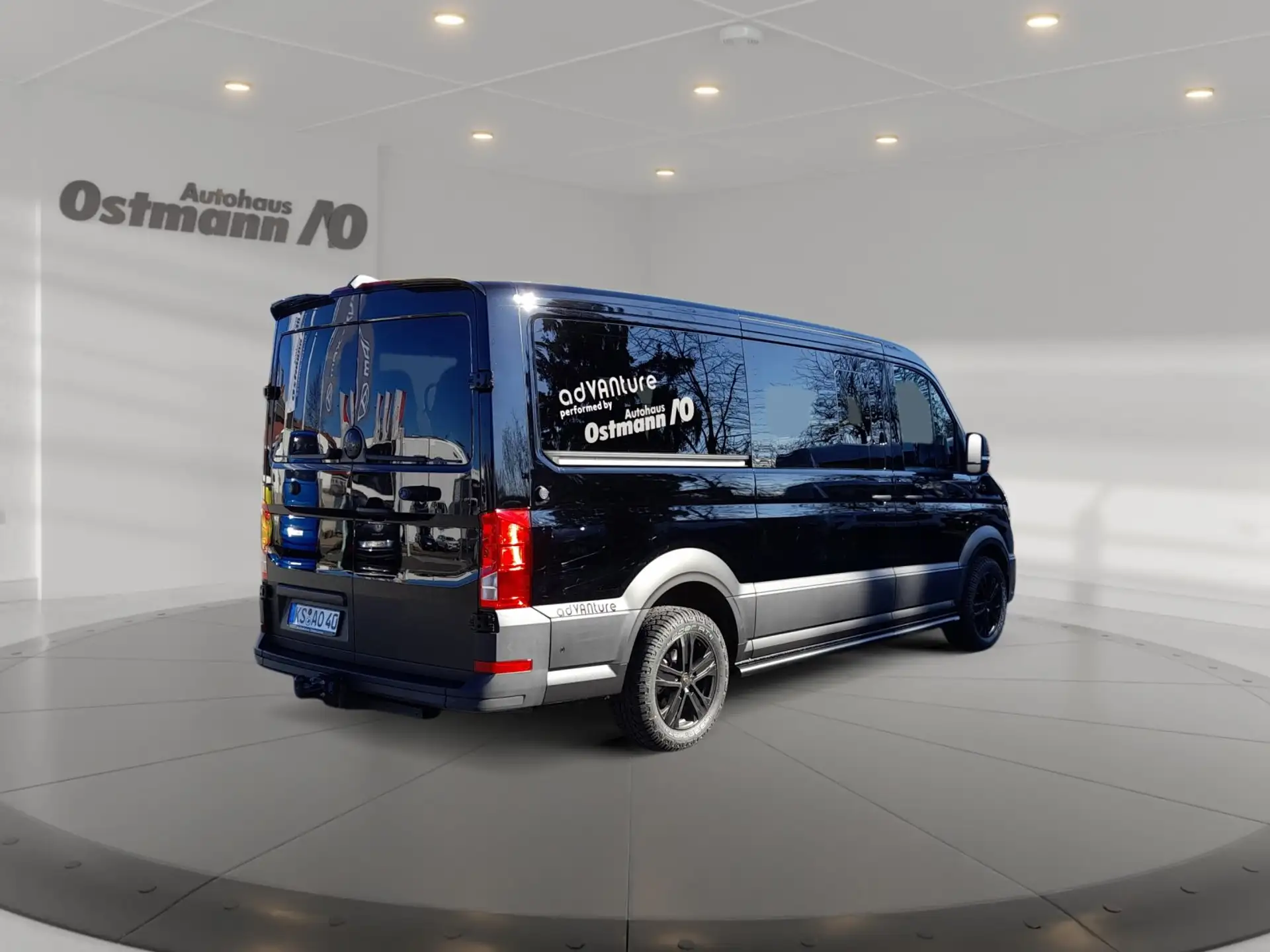 폭스바겐 Volkswagen Crafter 35 4MOTION Umbau RFK LED SHZ NAVI AHK 2026 검정 사진 4