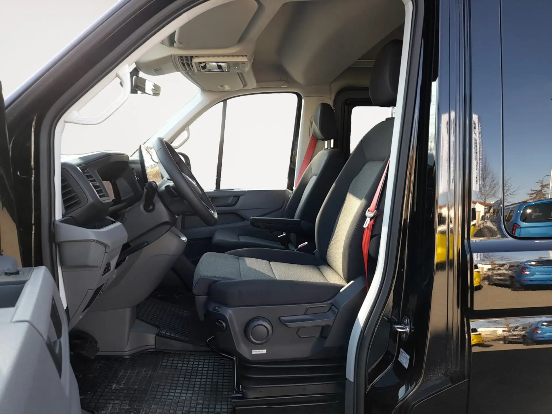 폭스바겐 Volkswagen Crafter 35 4MOTION Umbau RFK LED SHZ NAVI AHK 2026 검정 사진 7