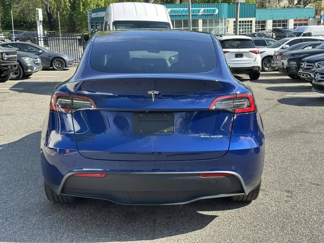 Tesla Model Y снимка Tesla Model Y