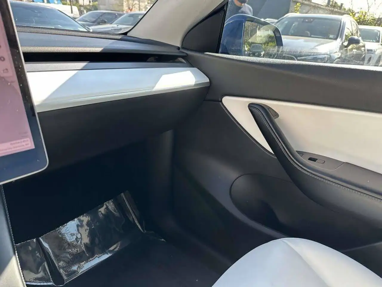 Tesla Model Y снимка Tesla Model Y