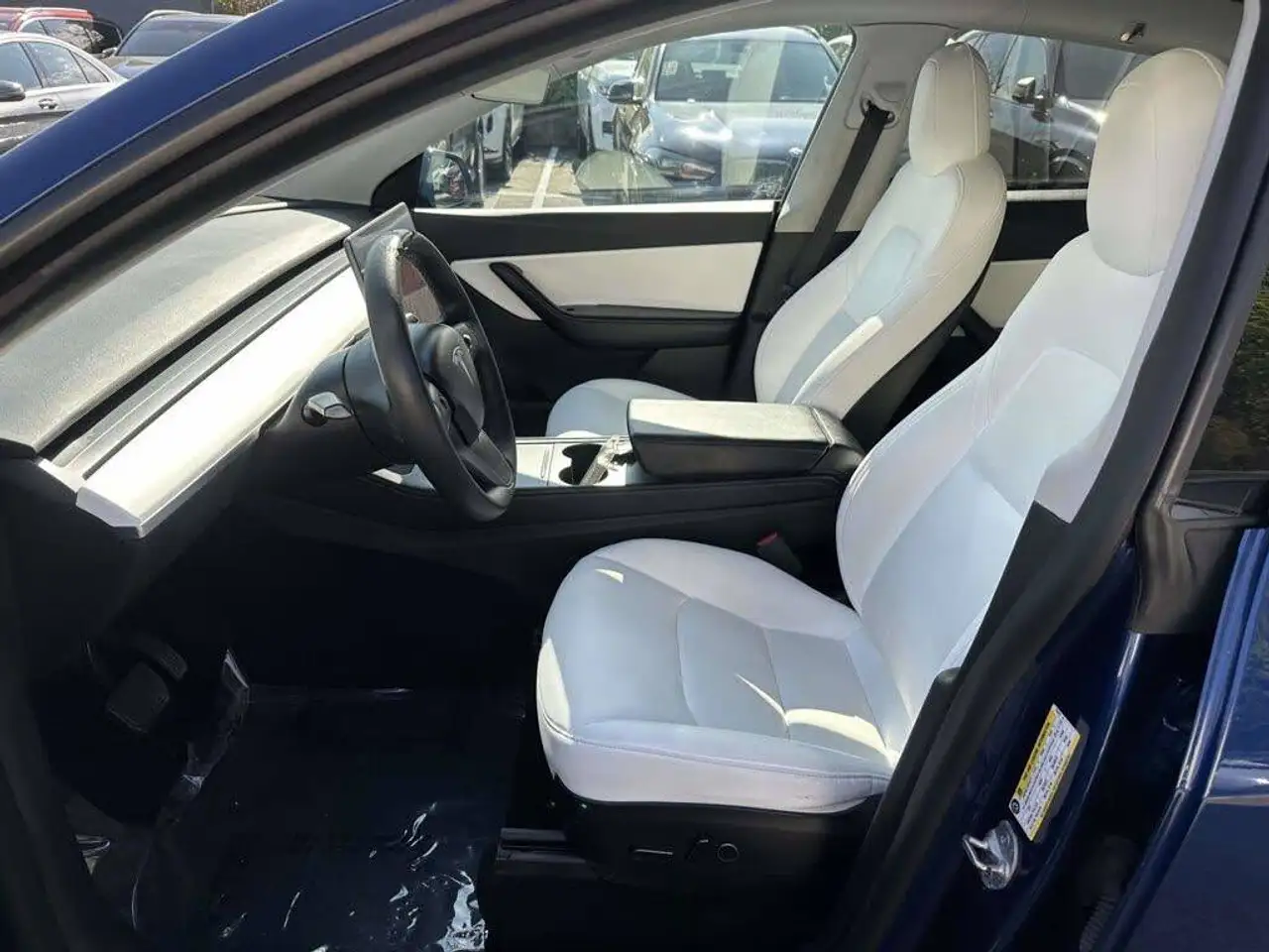Tesla Model Y снимка Tesla Model Y