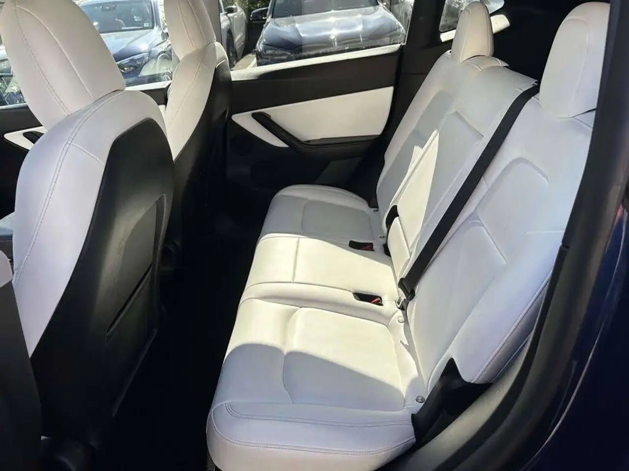 Tesla Model Y снимка Tesla Model Y