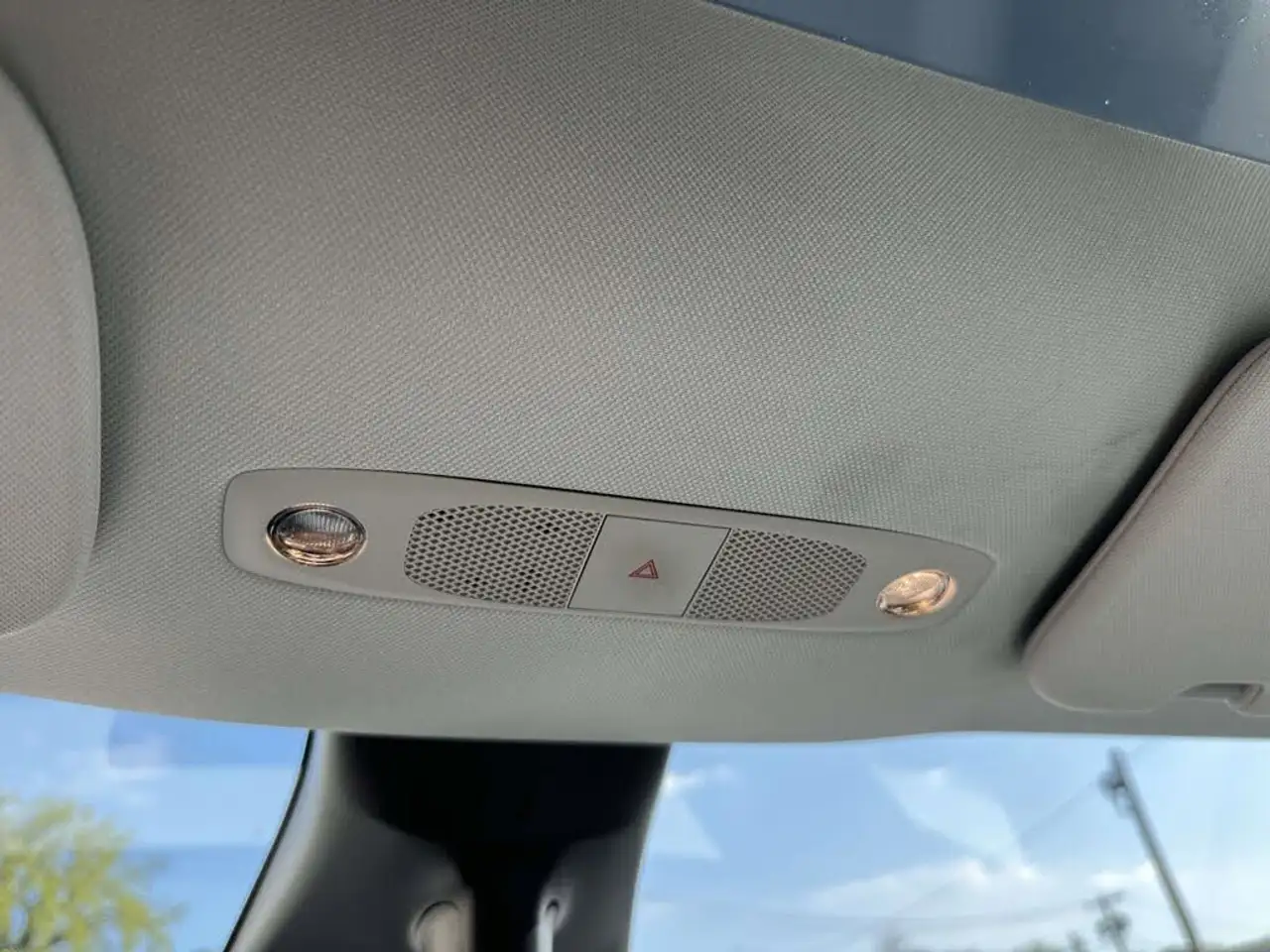 Tesla Model Y снимка Tesla Model Y