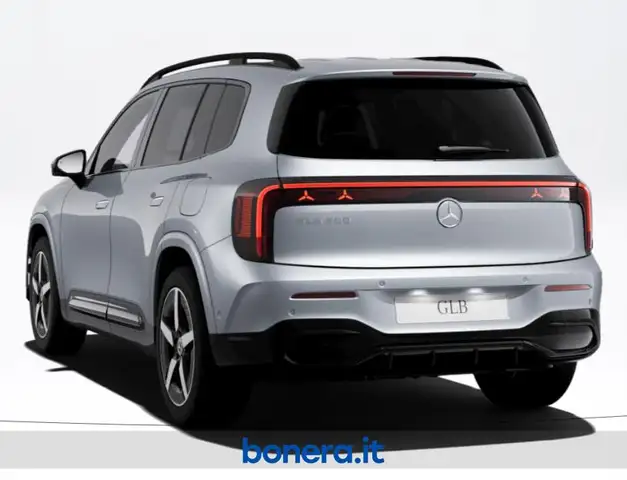 Mercedes-Benz GLB view 4