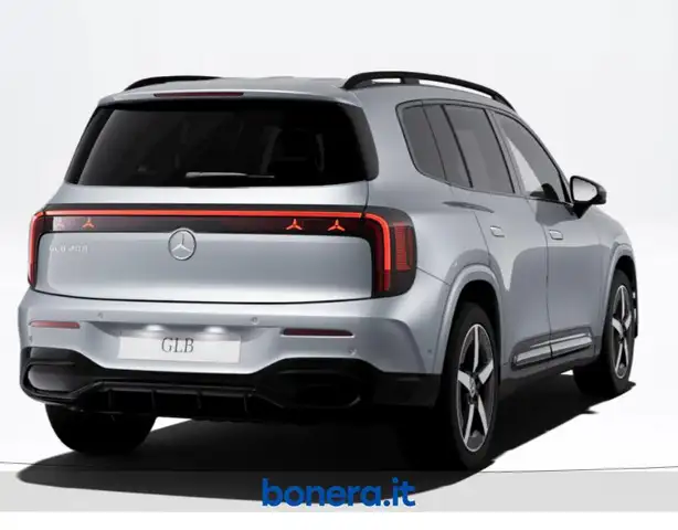 Mercedes-Benz GLB view 3