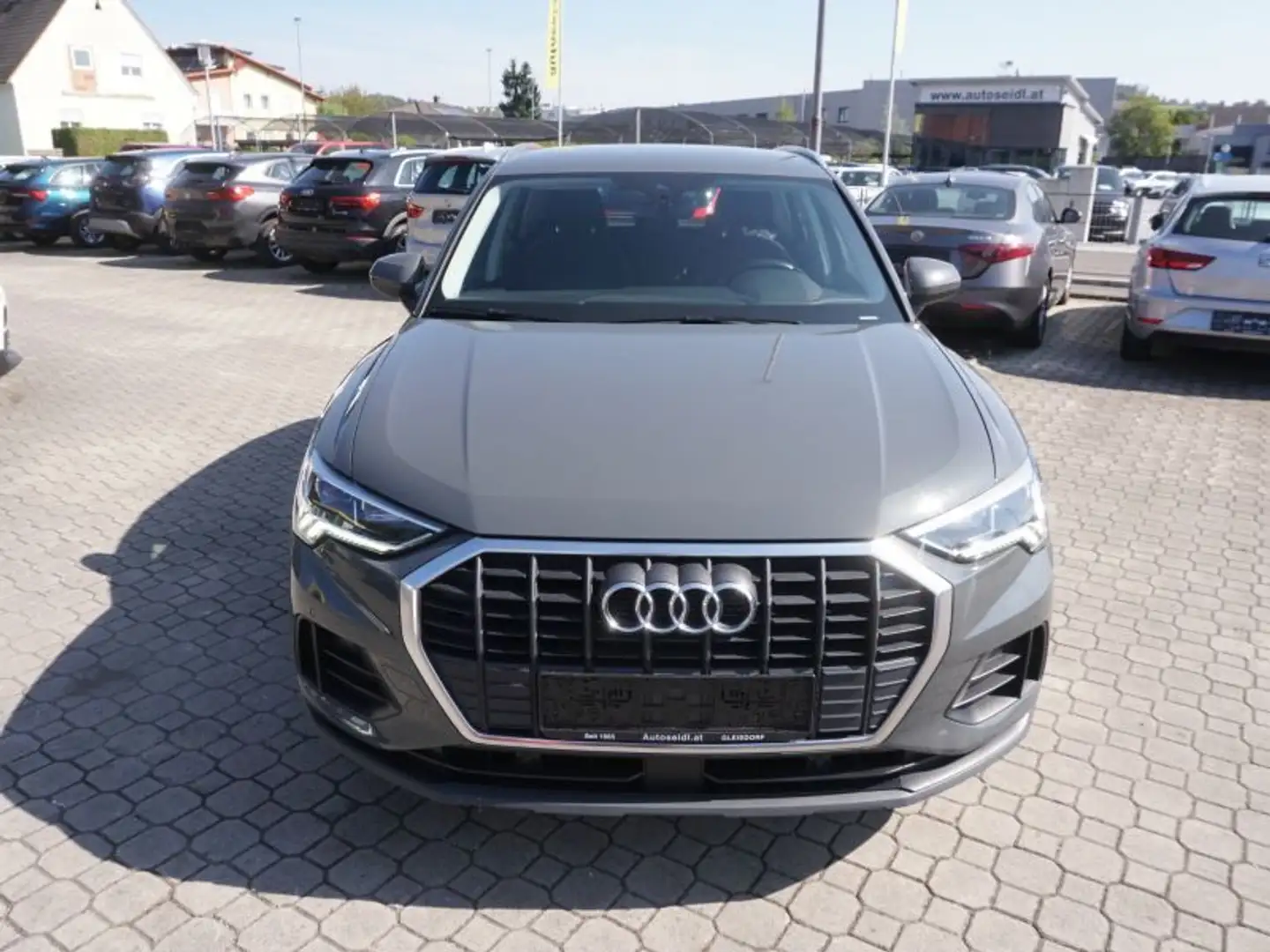 Audi Q3 35 TFSI *LED+NAVI+KAMERA* Grau - 2