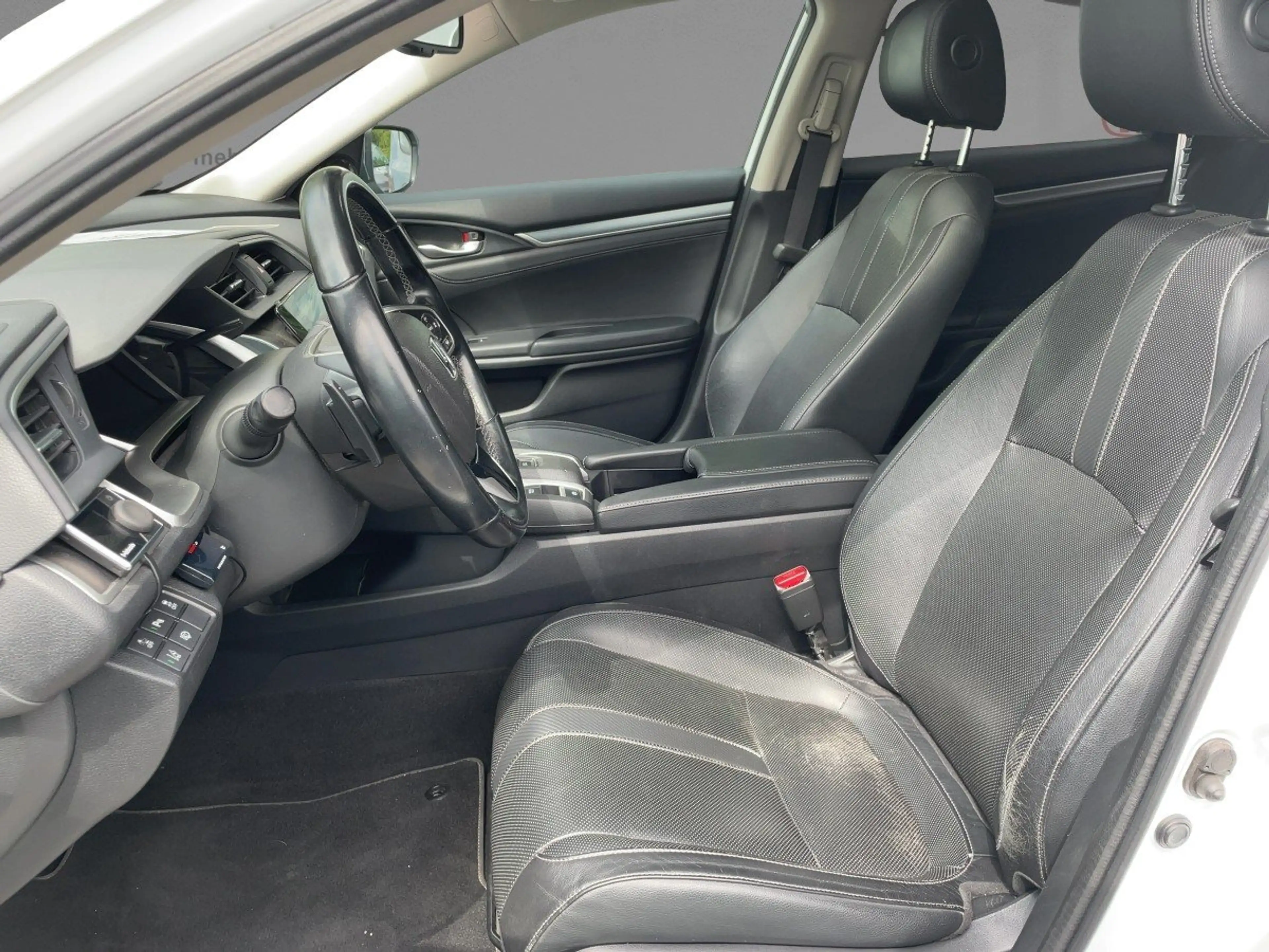 Honda Civic 4-trg. 1.6 i-DTEC Executive ACC+LED+Navi — photo 8