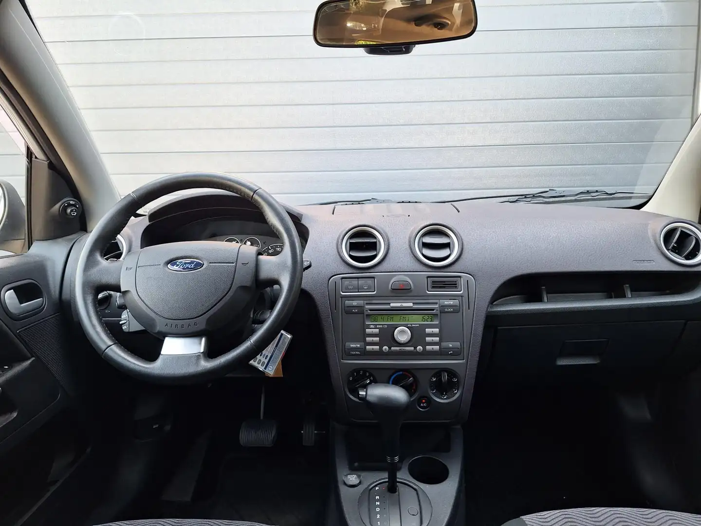 Ford Fusion | 1.6-16V Futura | Automaat | Airco | Cruise contr Grijs - 2