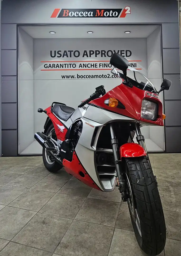 Kawasaki GPZ 900 R Gris - 2