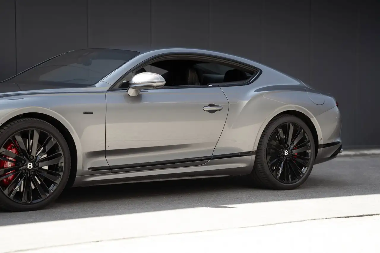 Bentley Continental GT 2026 — фото 12