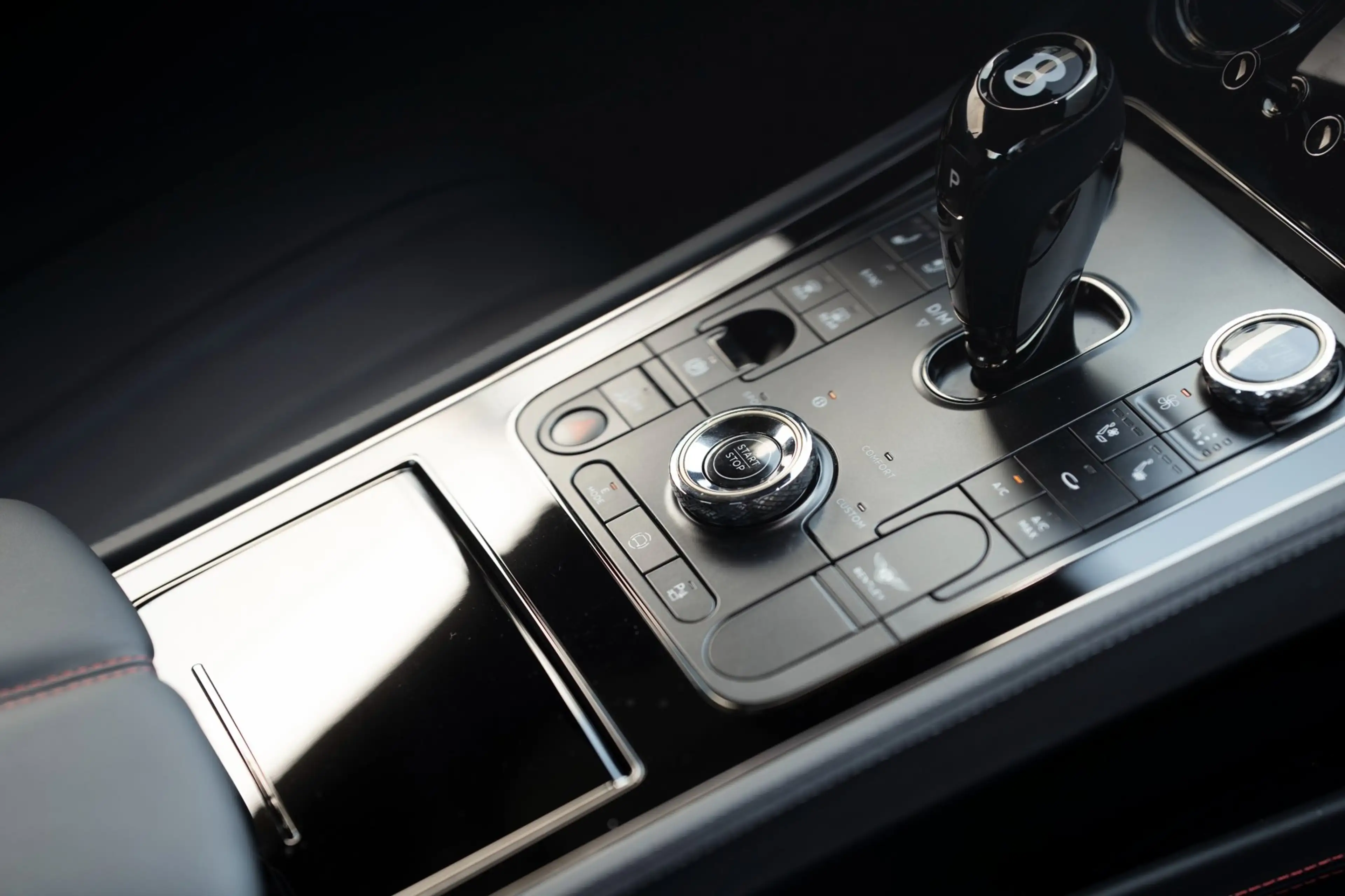Bentley Continental GT 4.0 V8 Hybrid (Arrival July) — photo 14