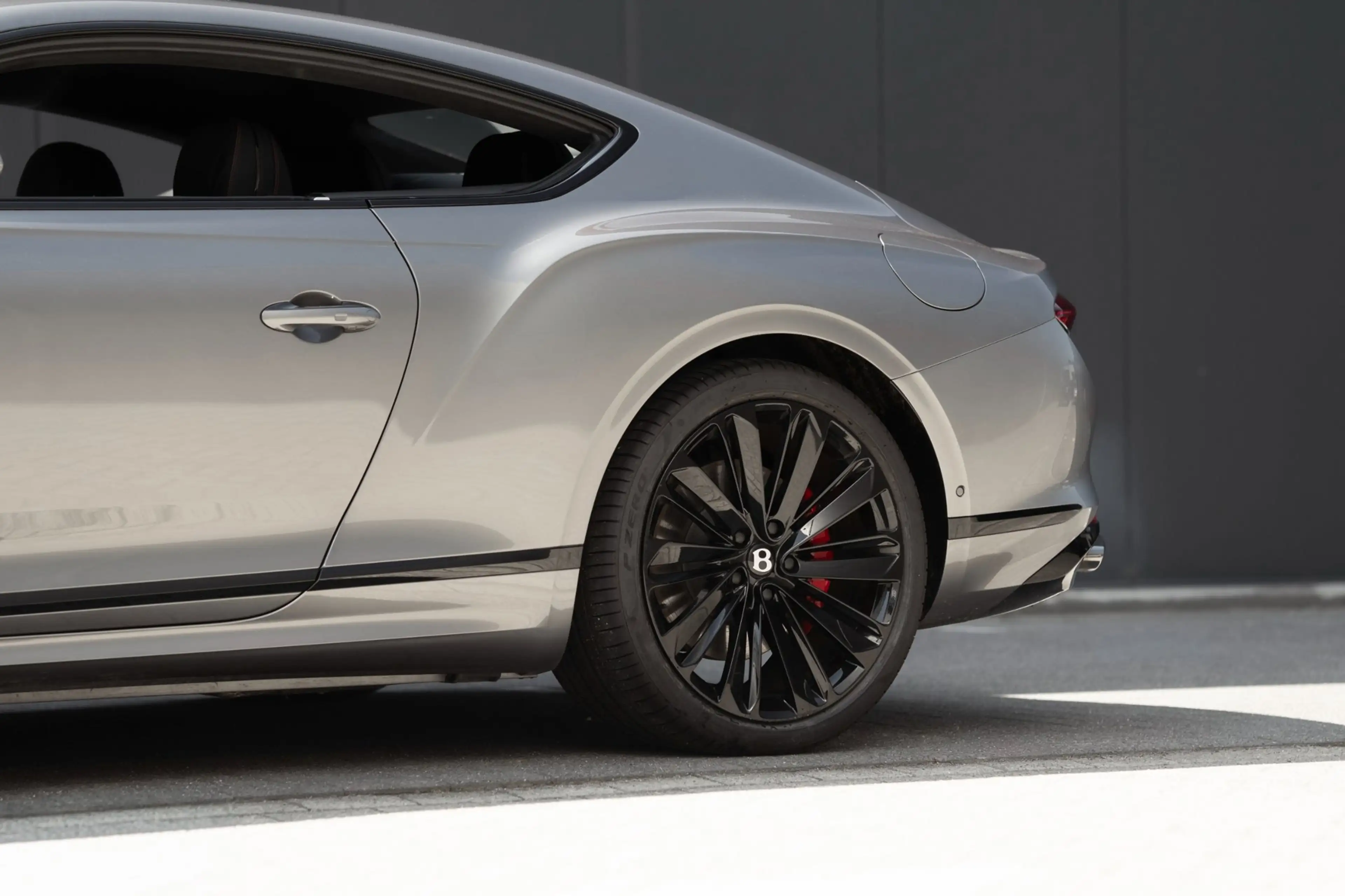 Bentley Continental GT 4.0 V8 Hybrid (Arrival July) — photo 4
