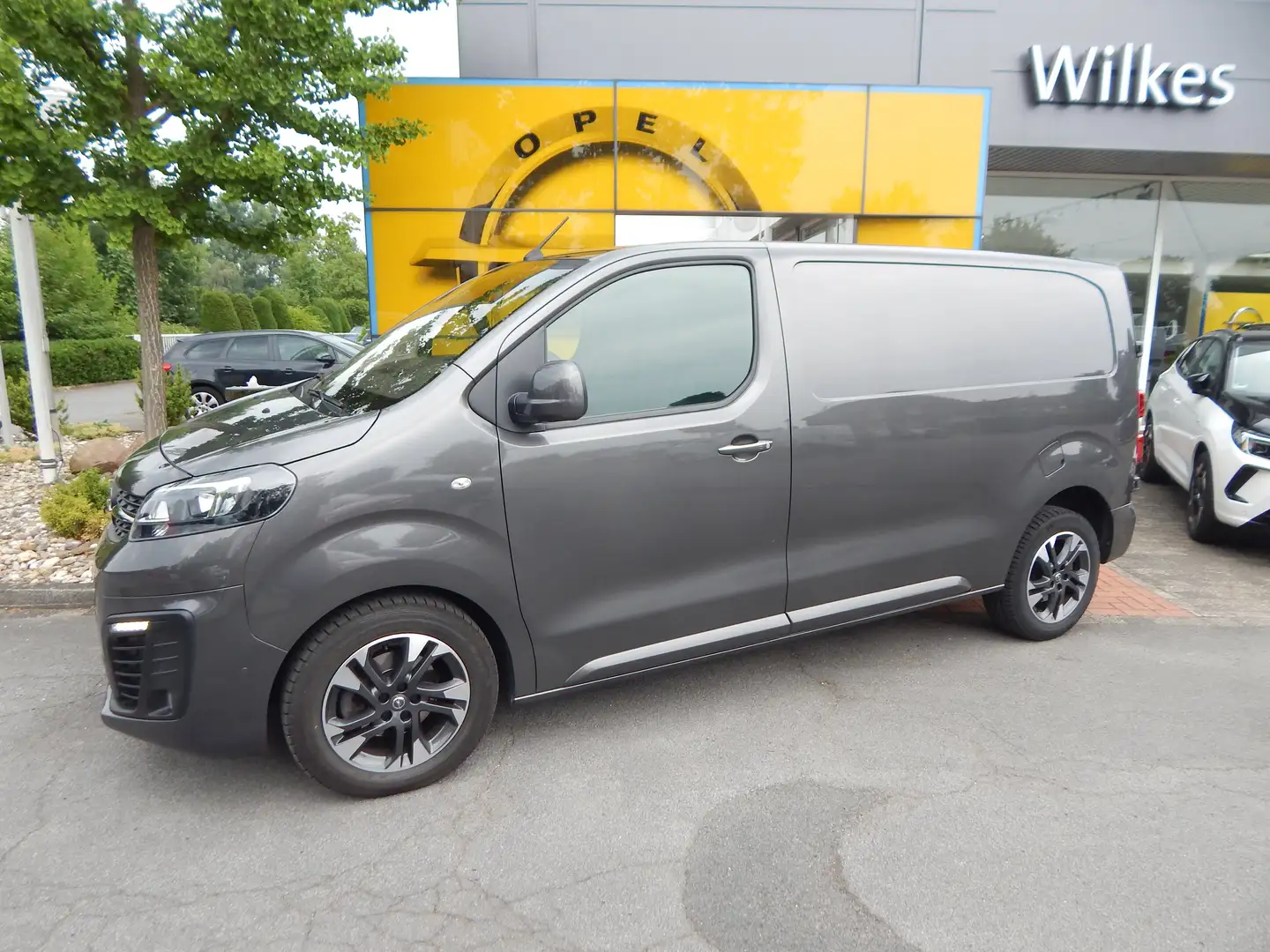Opel Vivaro Innovation (M;L2) *Automatik & Top-Ausstattung* Grau - 1