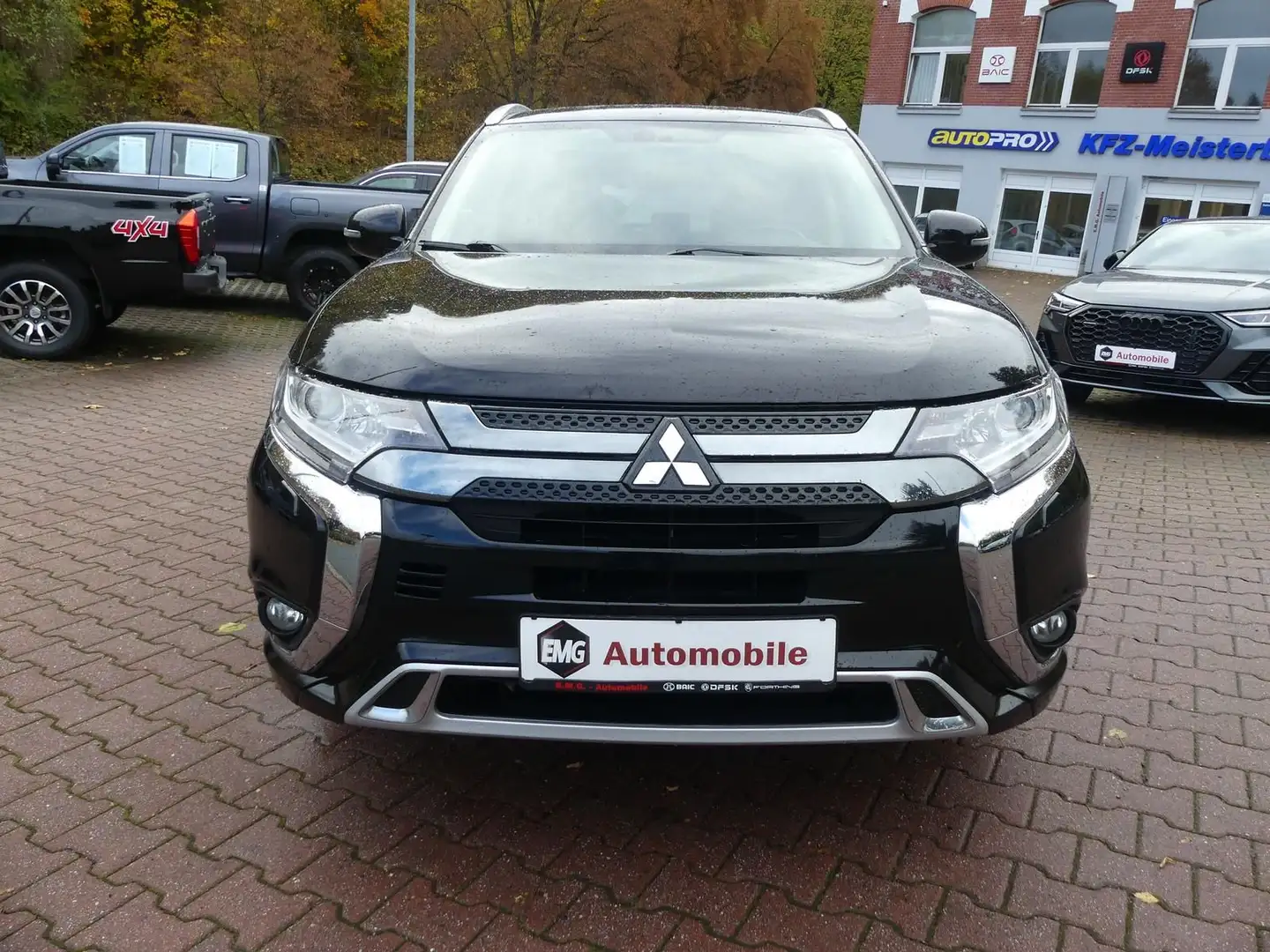 Mitsubishi Outlander 2.4*PHEV*4WD*Klima*SHZ*Kam Schwarz - 2