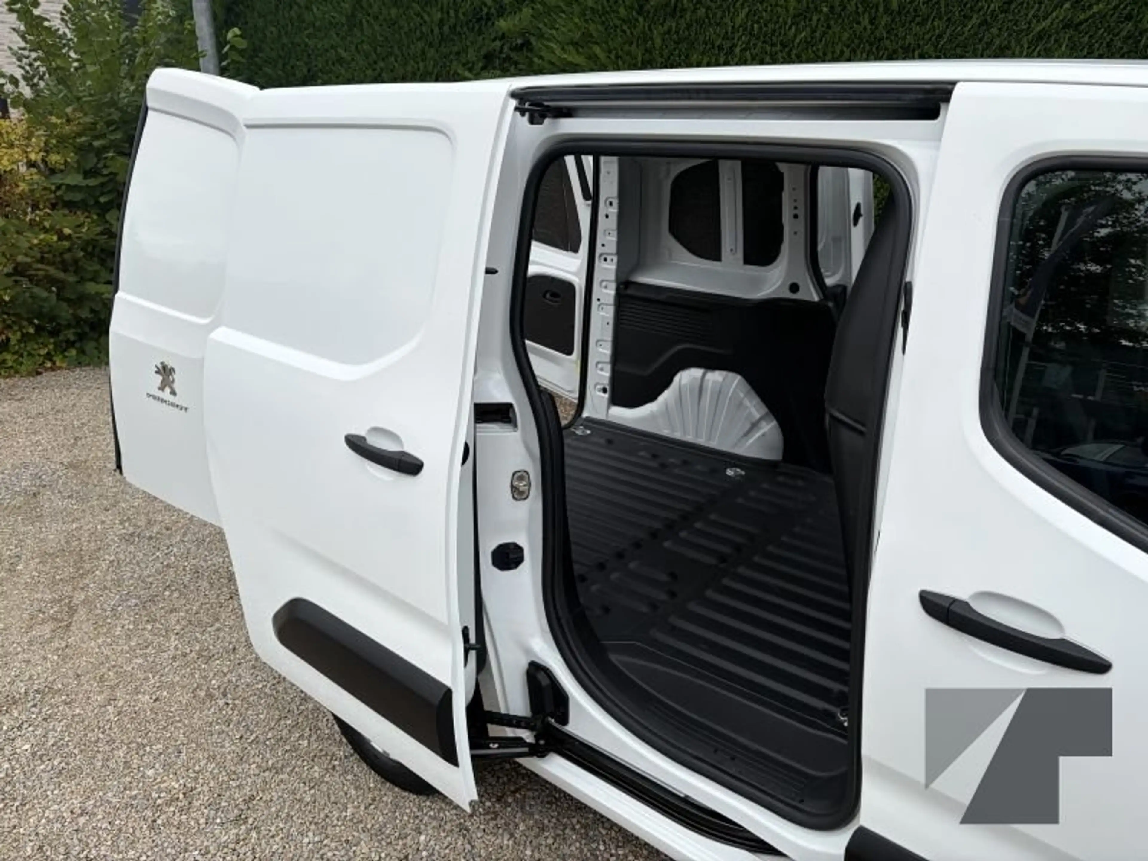 Peugeot Partner Premium L1 — photo 14