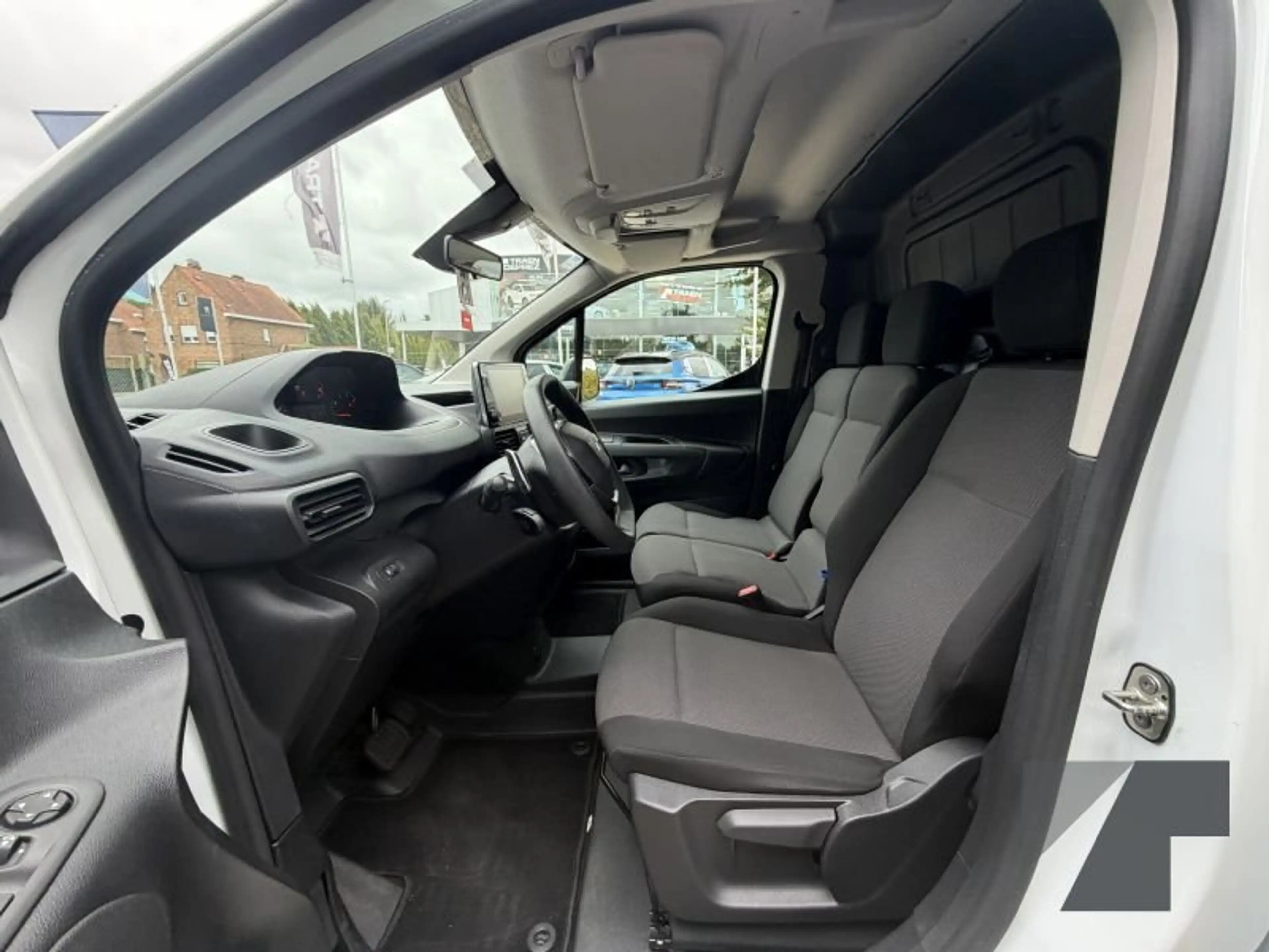 Peugeot Partner Premium L1 — photo 10
